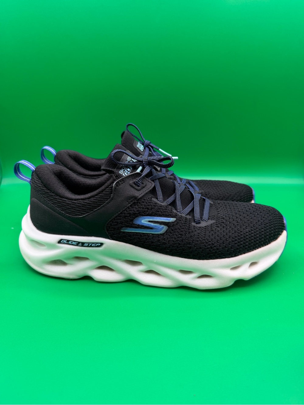 Skechers GOrun Hyper Burst Womens Running Shoes 128793 SZ 9.5